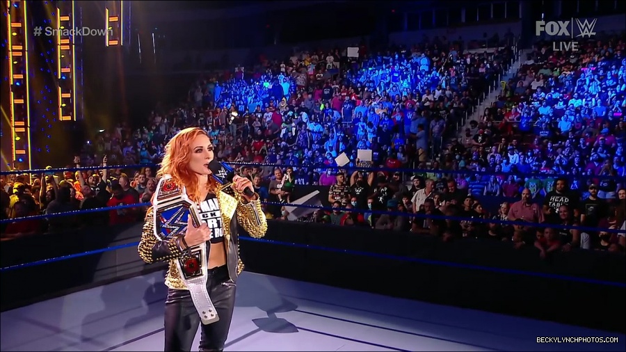 WWE_SmackDown_2021_08_27_720p_WEB_h264-HEEL_mp4_000231698.jpg