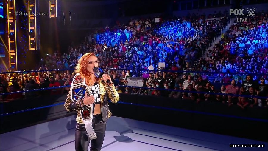 WWE_SmackDown_2021_08_27_720p_WEB_h264-HEEL_mp4_000232232.jpg