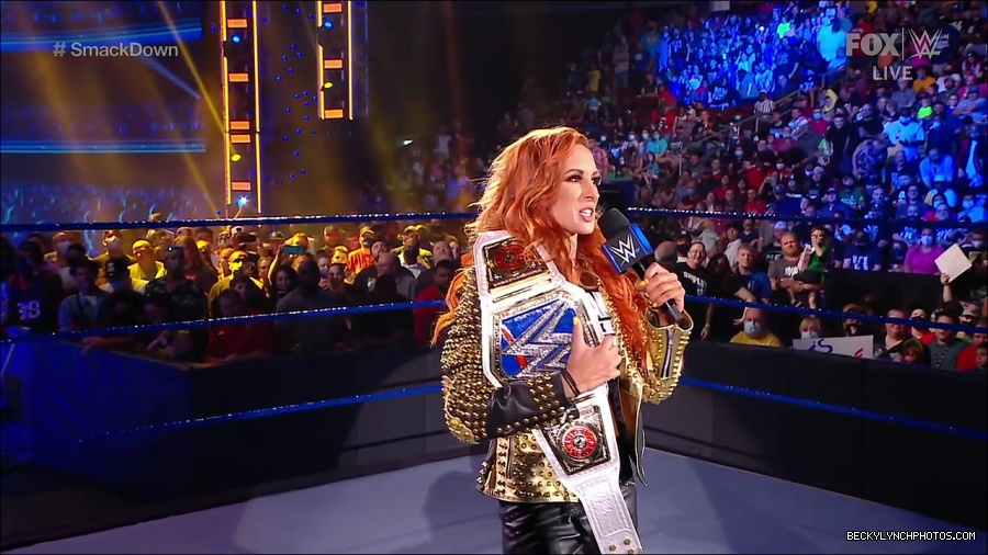 WWE_SmackDown_2021_08_27_720p_WEB_h264-HEEL_mp4_000241324.jpg