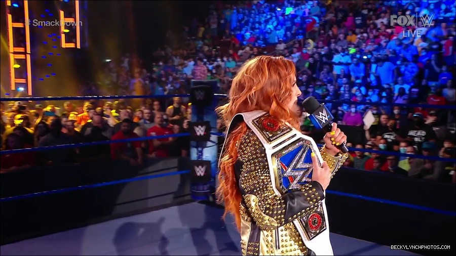 WWE_SmackDown_2021_08_27_720p_WEB_h264-HEEL_mp4_000242408.jpg
