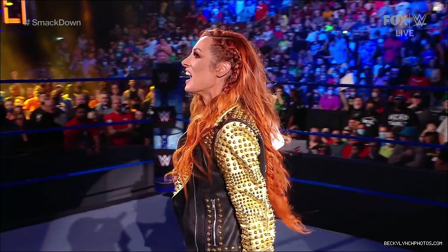 WWE_SmackDown_2021_08_27_720p_WEB_h264-HEEL_mp4_000244460.jpg