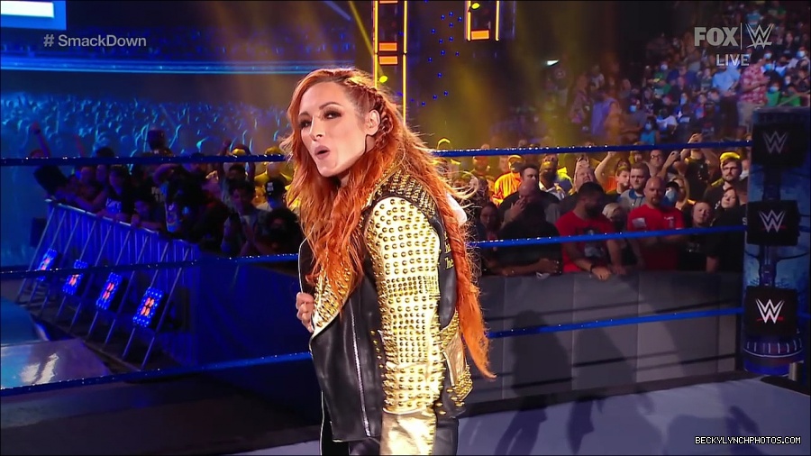 WWE_SmackDown_2021_08_27_720p_WEB_h264-HEEL_mp4_000247563.jpg