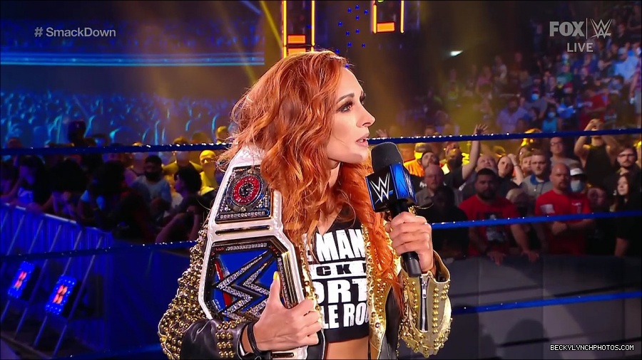 WWE_SmackDown_2021_08_27_720p_WEB_h264-HEEL_mp4_000253002.jpg