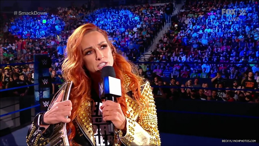 WWE_SmackDown_2021_08_27_720p_WEB_h264-HEEL_mp4_000272655.jpg