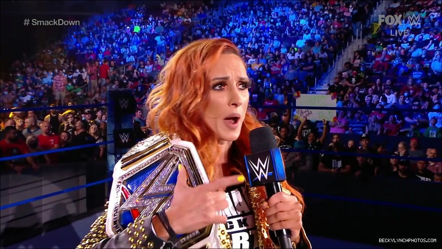 WWE_SmackDown_2021_08_27_720p_WEB_h264-HEEL_mp4_000277660.jpg