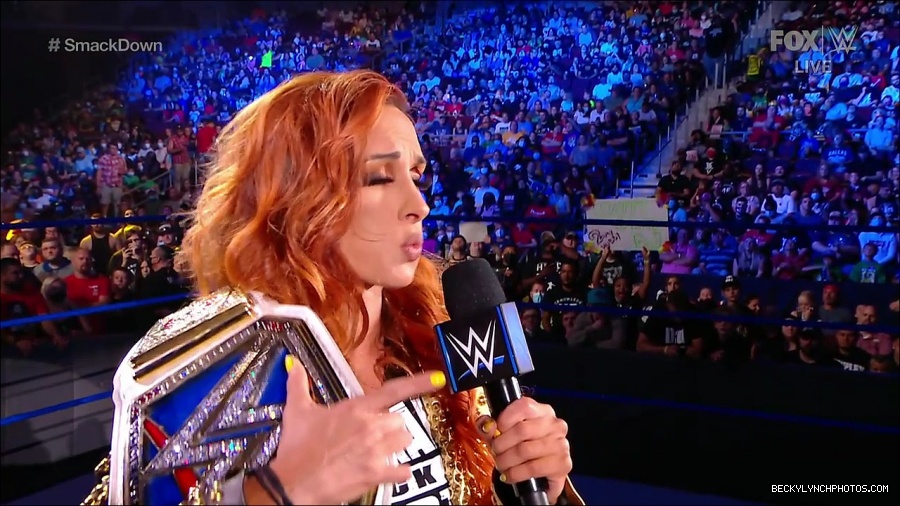 WWE_SmackDown_2021_08_27_720p_WEB_h264-HEEL_mp4_000278244.jpg