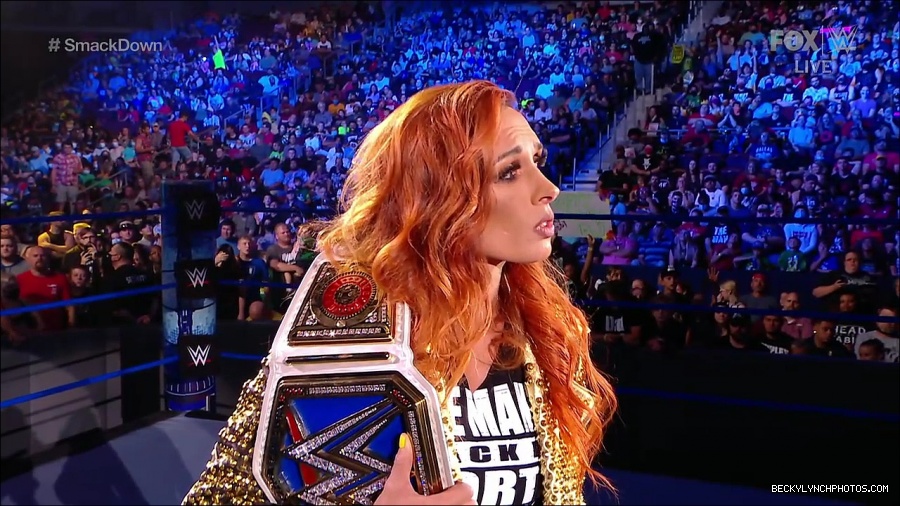 WWE_SmackDown_2021_08_27_720p_WEB_h264-HEEL_mp4_000280246.jpg