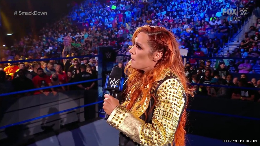 WWE_SmackDown_2021_08_27_720p_WEB_h264-HEEL_mp4_000285668.jpg