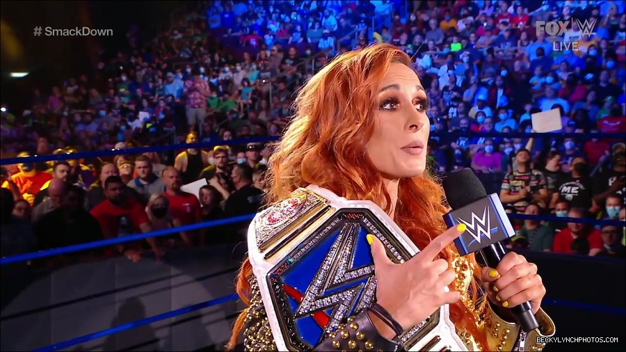 WWE_SmackDown_2021_08_27_720p_WEB_h264-HEEL_mp4_000291991.jpg