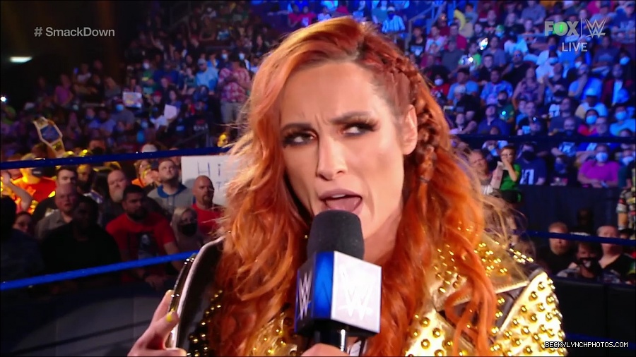 WWE_SmackDown_2021_08_27_720p_WEB_h264-HEEL_mp4_000296946.jpg