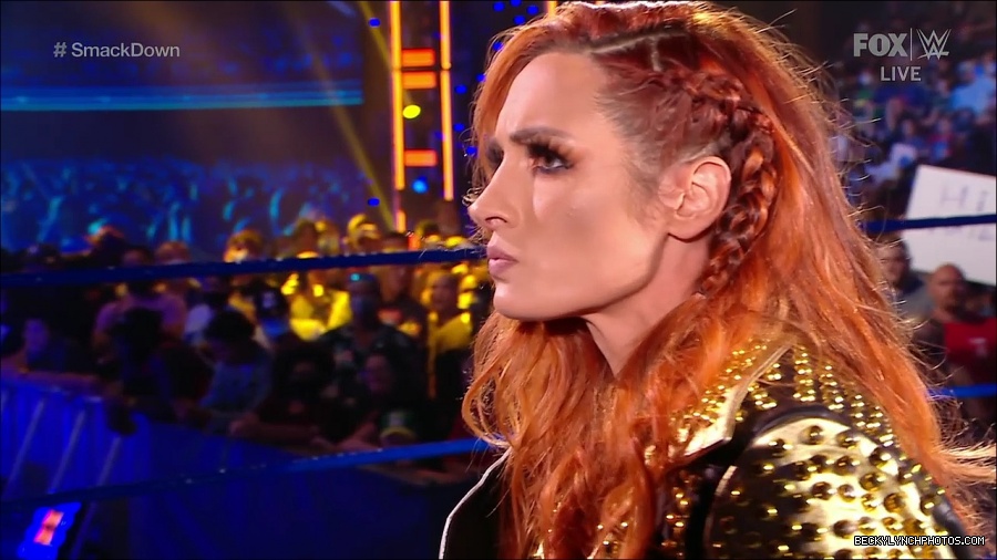 WWE_SmackDown_2021_08_27_720p_WEB_h264-HEEL_mp4_000299582.jpg