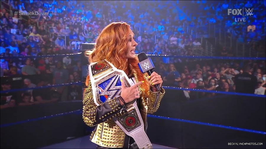 WWE_SmackDown_2021_08_27_720p_WEB_h264-HEEL_mp4_000319002.jpg