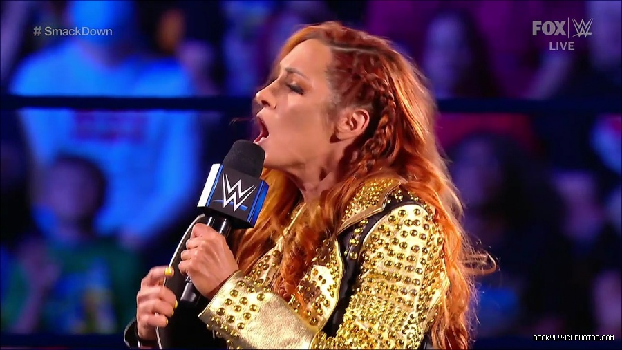 WWE_SmackDown_2021_08_27_720p_WEB_h264-HEEL_mp4_000358107.jpg
