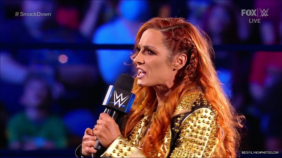 WWE_SmackDown_2021_08_27_720p_WEB_h264-HEEL_mp4_000359208.jpg