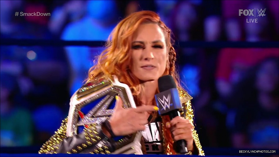 WWE_SmackDown_2021_08_27_720p_WEB_h264-HEEL_mp4_000362061.jpg