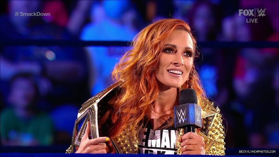 WWE_SmackDown_2021_08_27_720p_WEB_h264-HEEL_mp4_000367834.jpg