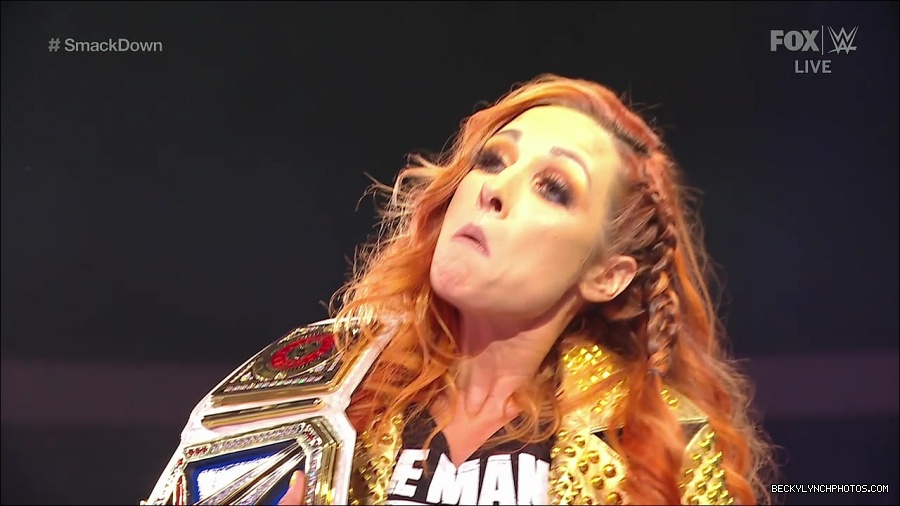 WWE_SmackDown_2021_08_27_720p_WEB_h264-HEEL_mp4_000372472.jpg