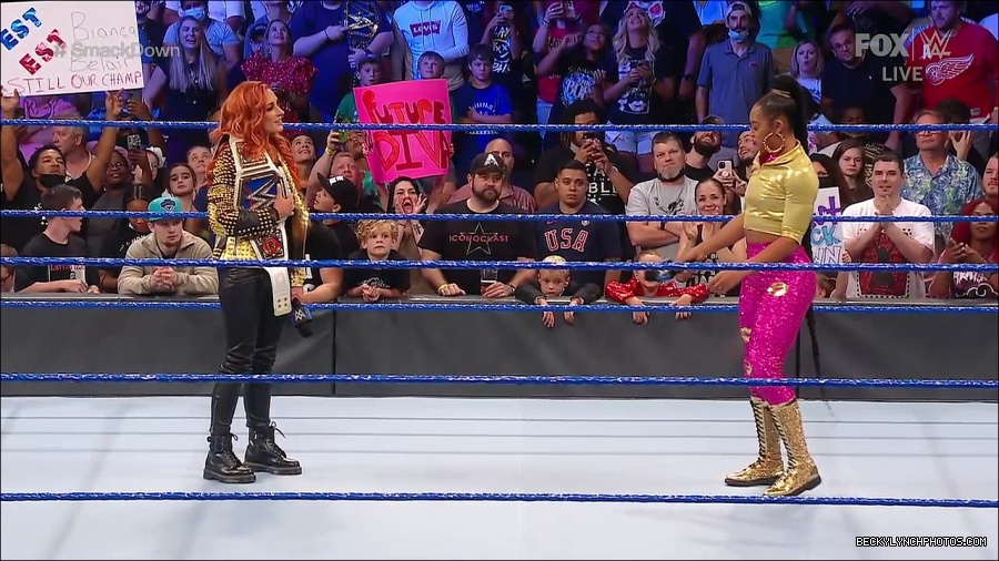 WWE_SmackDown_2021_08_27_720p_WEB_h264-HEEL_mp4_000415681.jpg
