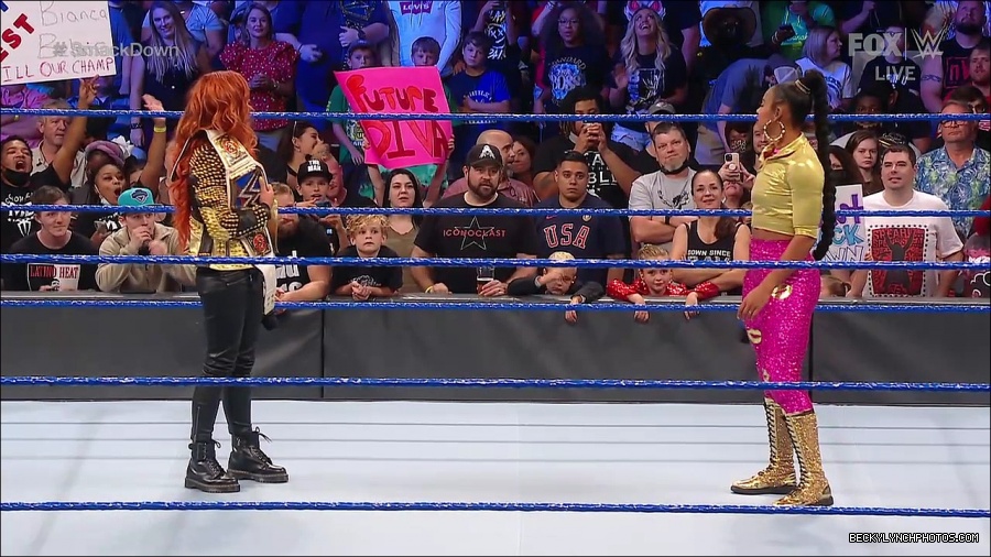 WWE_SmackDown_2021_08_27_720p_WEB_h264-HEEL_mp4_000418501.jpg