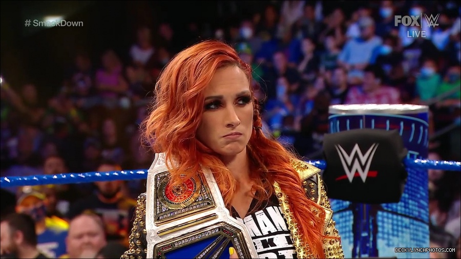 WWE_SmackDown_2021_08_27_720p_WEB_h264-HEEL_mp4_000447330.jpg