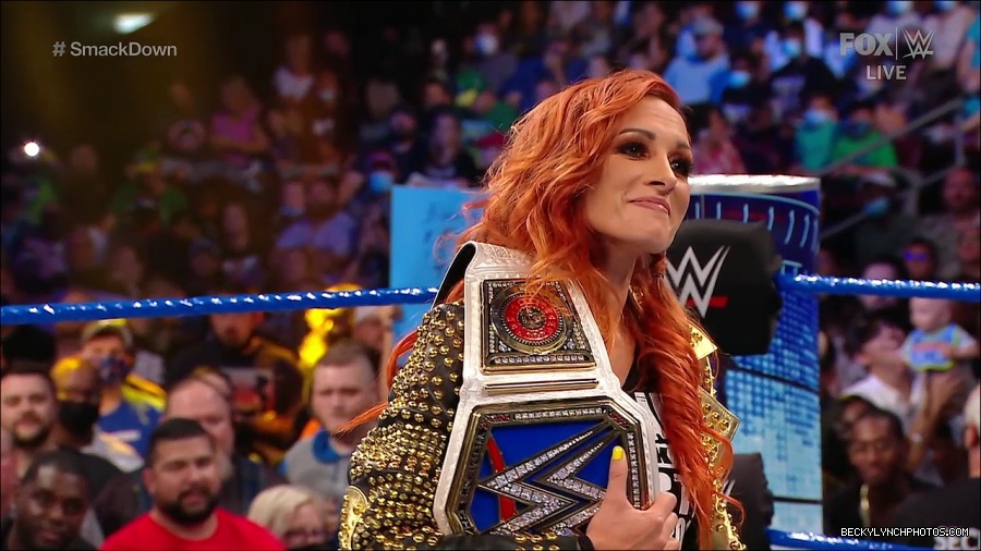 WWE_SmackDown_2021_08_27_720p_WEB_h264-HEEL_mp4_000463796.jpg