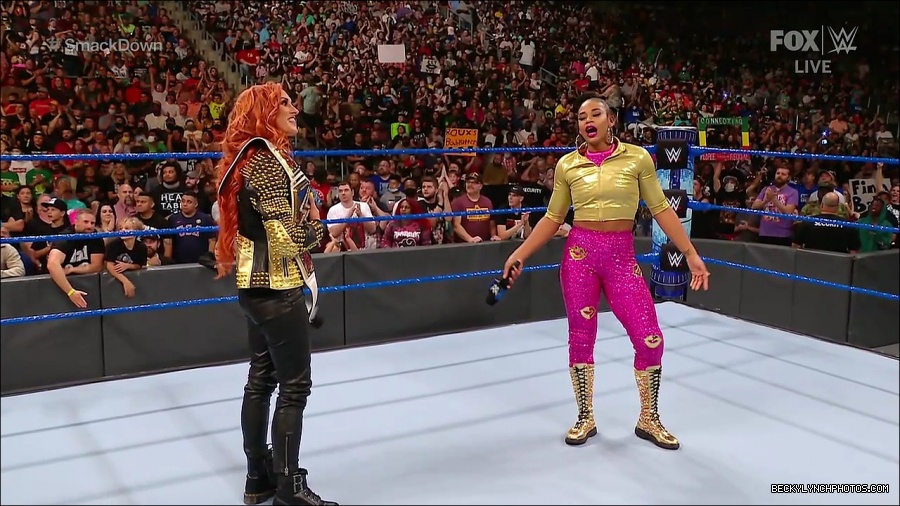 WWE_SmackDown_2021_08_27_720p_WEB_h264-HEEL_mp4_000484016.jpg