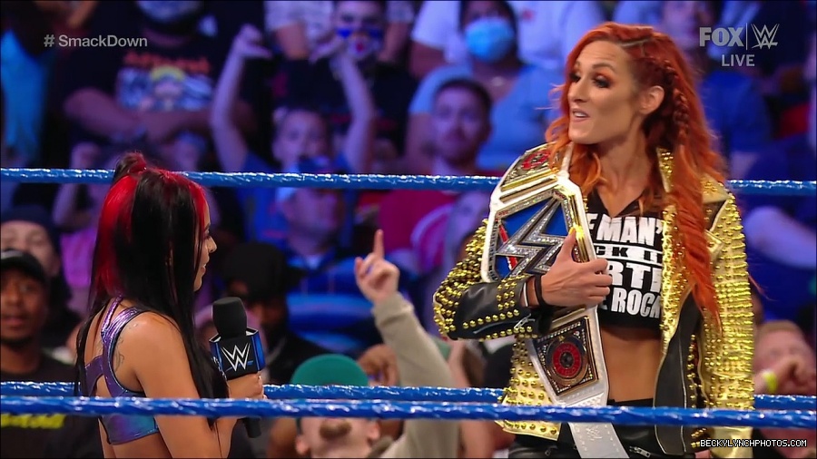 WWE_SmackDown_2021_08_27_720p_WEB_h264-HEEL_mp4_000553686.jpg