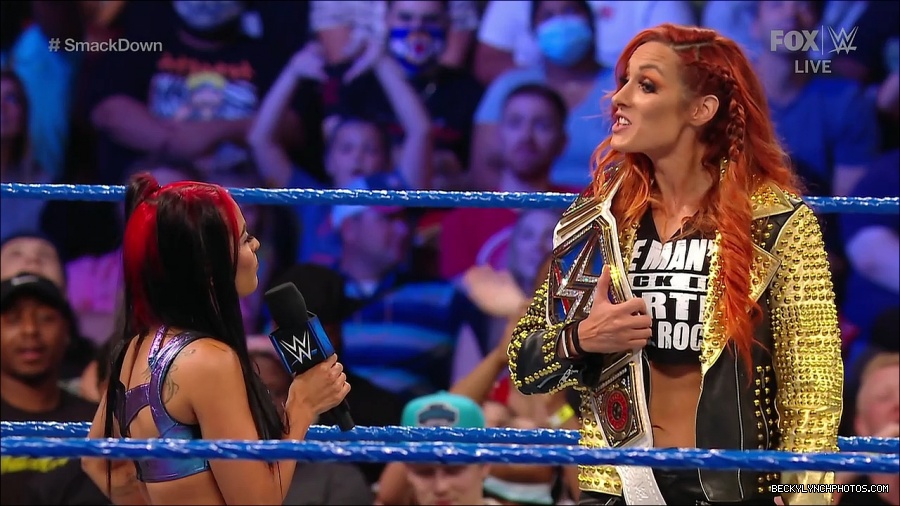 WWE_SmackDown_2021_08_27_720p_WEB_h264-HEEL_mp4_000555037.jpg