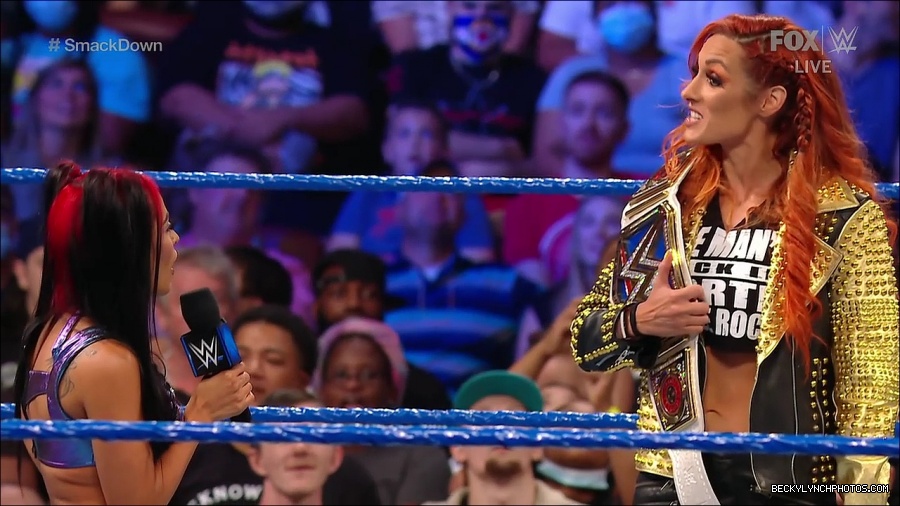 WWE_SmackDown_2021_08_27_720p_WEB_h264-HEEL_mp4_000556422.jpg