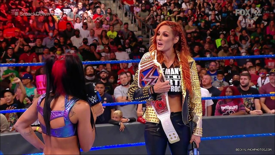 WWE_SmackDown_2021_08_27_720p_WEB_h264-HEEL_mp4_000557890.jpg