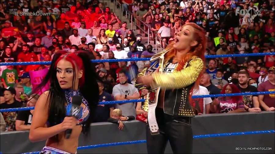 WWE_SmackDown_2021_08_27_720p_WEB_h264-HEEL_mp4_000558574.jpg