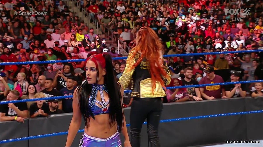 WWE_SmackDown_2021_08_27_720p_WEB_h264-HEEL_mp4_000560026.jpg