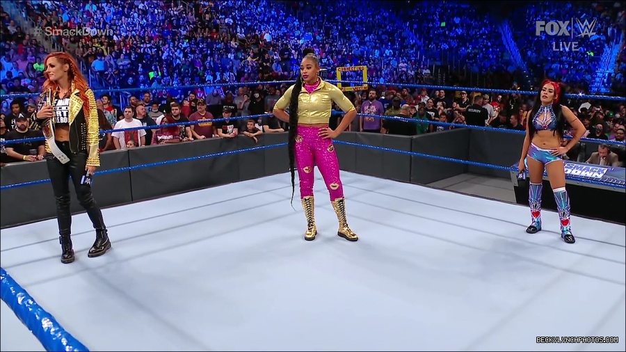 WWE_SmackDown_2021_08_27_720p_WEB_h264-HEEL_mp4_000576726.jpg