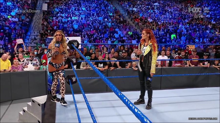WWE_SmackDown_2021_08_27_720p_WEB_h264-HEEL_mp4_000591340.jpg