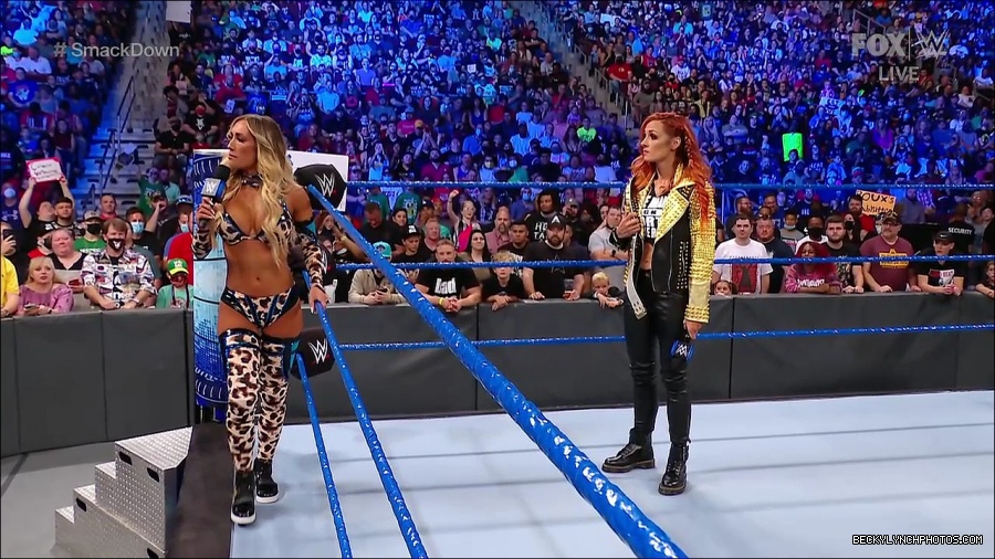 WWE_SmackDown_2021_08_27_720p_WEB_h264-HEEL_mp4_000592158.jpg