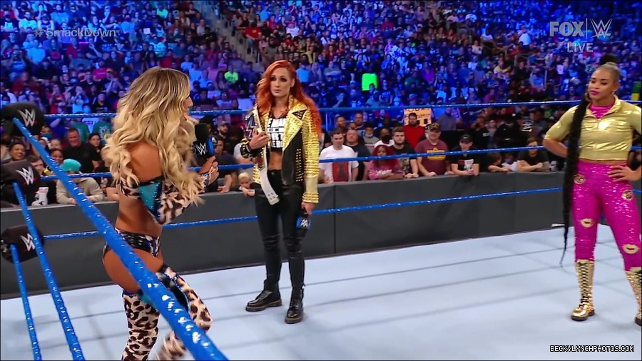 WWE_SmackDown_2021_08_27_720p_WEB_h264-HEEL_mp4_000596445.jpg