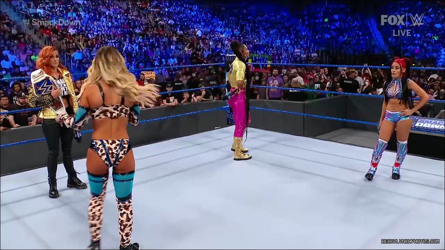 WWE_SmackDown_2021_08_27_720p_WEB_h264-HEEL_mp4_000604086.jpg