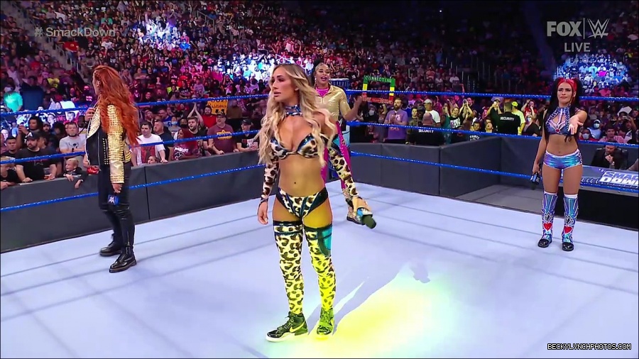 WWE_SmackDown_2021_08_27_720p_WEB_h264-HEEL_mp4_000607690.jpg