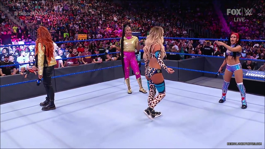 WWE_SmackDown_2021_08_27_720p_WEB_h264-HEEL_mp4_000609592.jpg