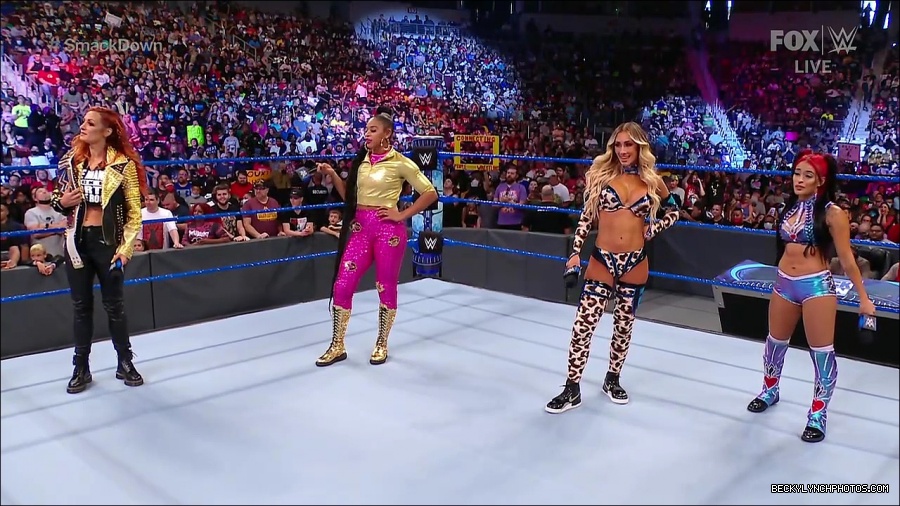 WWE_SmackDown_2021_08_27_720p_WEB_h264-HEEL_mp4_000620987.jpg