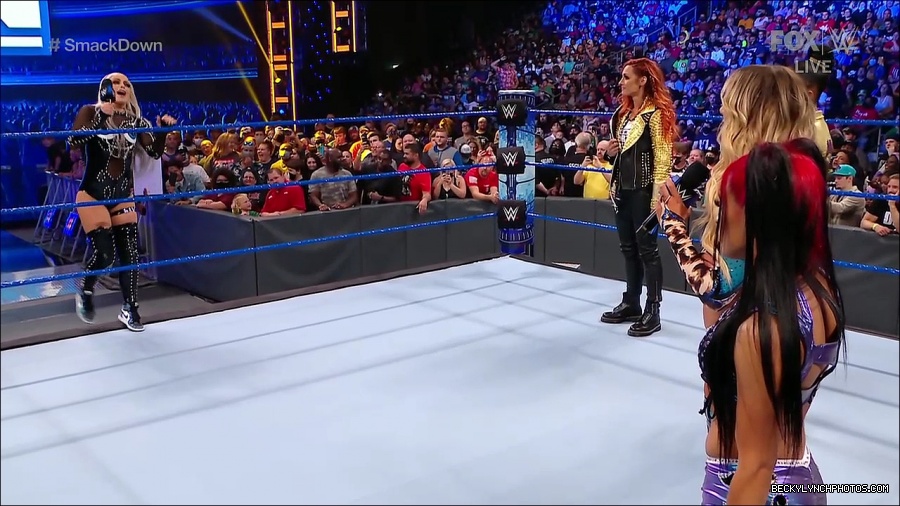 WWE_SmackDown_2021_08_27_720p_WEB_h264-HEEL_mp4_000633532.jpg