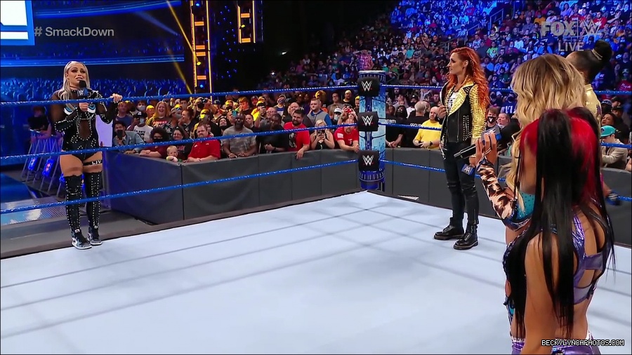 WWE_SmackDown_2021_08_27_720p_WEB_h264-HEEL_mp4_000634684.jpg