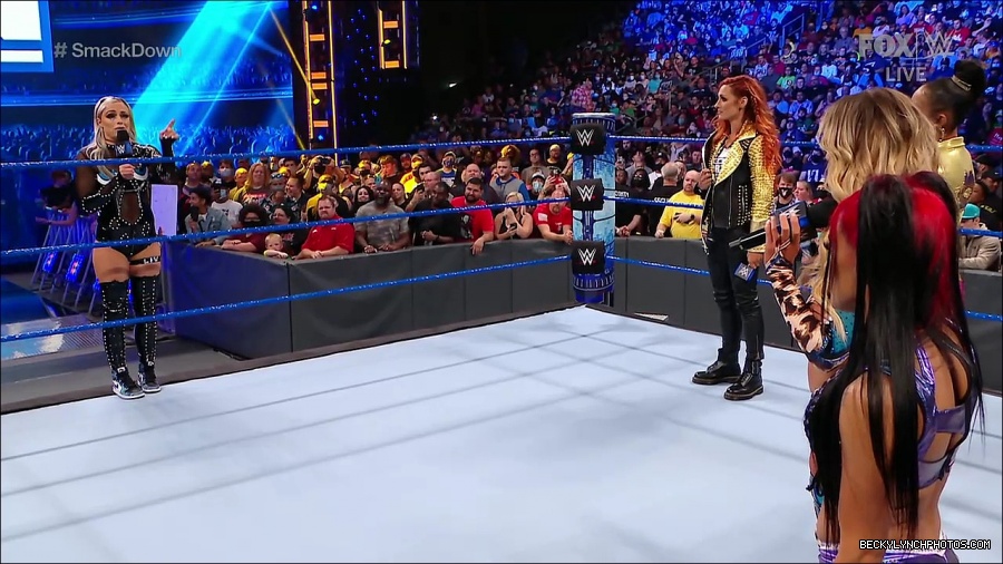 WWE_SmackDown_2021_08_27_720p_WEB_h264-HEEL_mp4_000635217.jpg