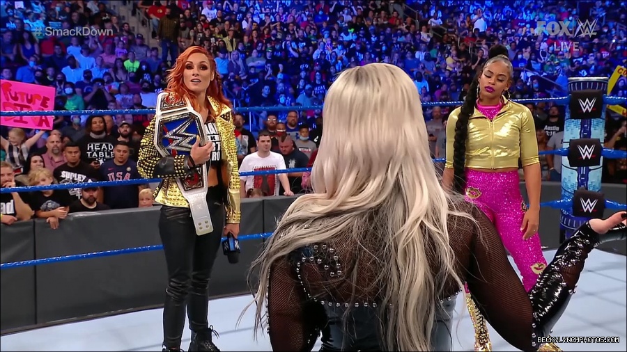 WWE_SmackDown_2021_08_27_720p_WEB_h264-HEEL_mp4_000653269.jpg