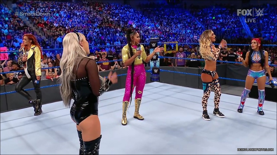 WWE_SmackDown_2021_08_27_720p_WEB_h264-HEEL_mp4_000683099.jpg