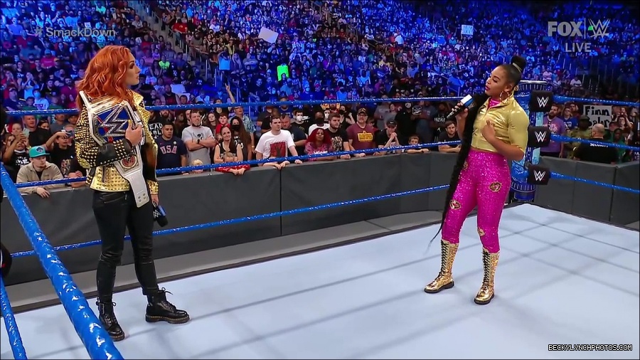 WWE_SmackDown_2021_08_27_720p_WEB_h264-HEEL_mp4_000693309.jpg