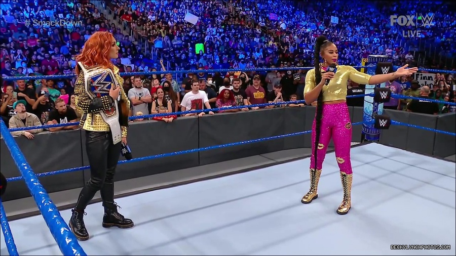WWE_SmackDown_2021_08_27_720p_WEB_h264-HEEL_mp4_000694193.jpg