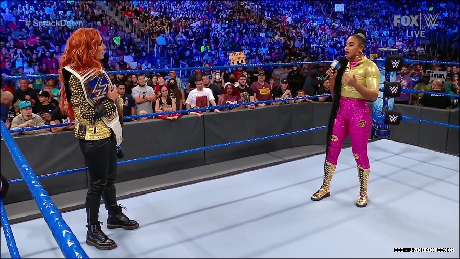 WWE_SmackDown_2021_08_27_720p_WEB_h264-HEEL_mp4_000697430.jpg