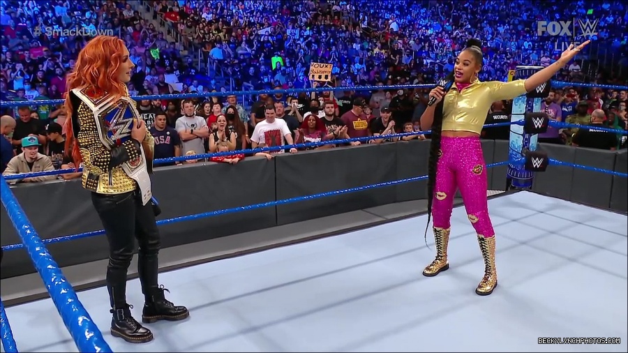 WWE_SmackDown_2021_08_27_720p_WEB_h264-HEEL_mp4_000698614.jpg