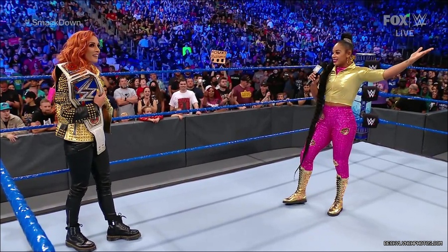 WWE_SmackDown_2021_08_27_720p_WEB_h264-HEEL_mp4_000699198.jpg